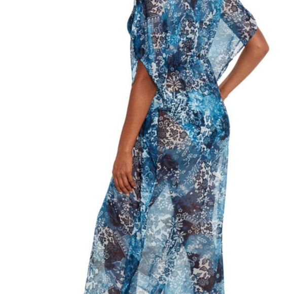 Lauren Ralph Lauren Blue and White Midi Caftan with flutter sleeves - Picture 5 of 11